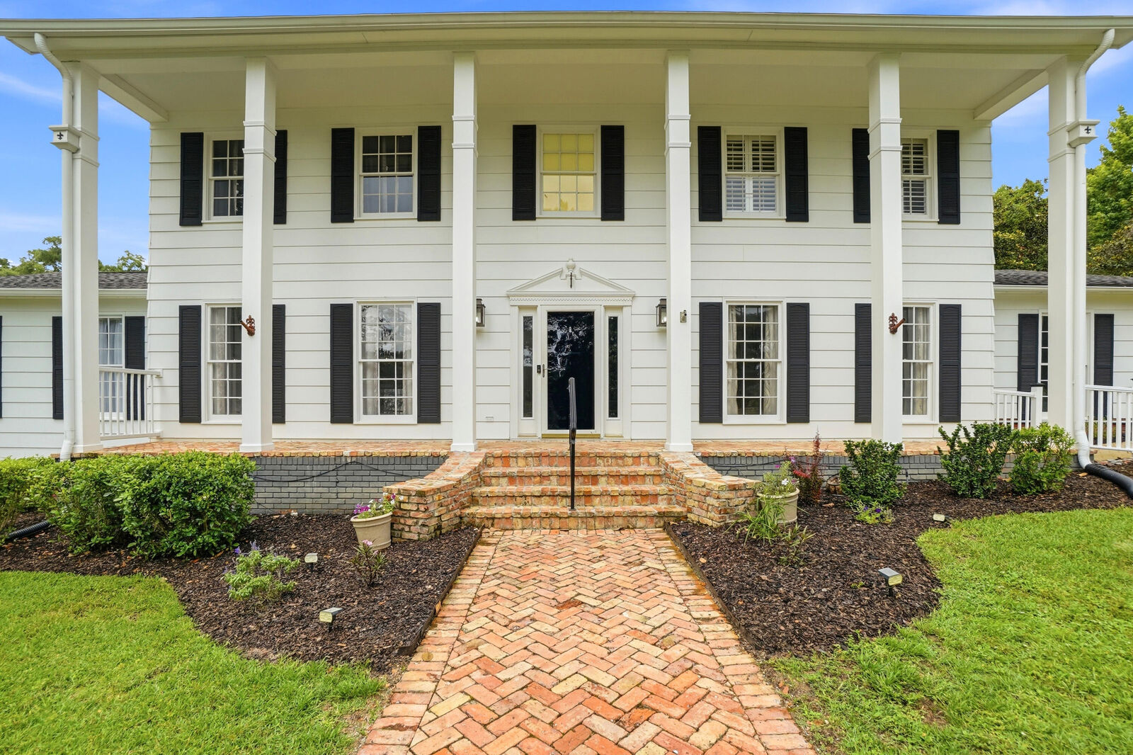 Property Photo:  9511 Scenic Highway  FL 32514 