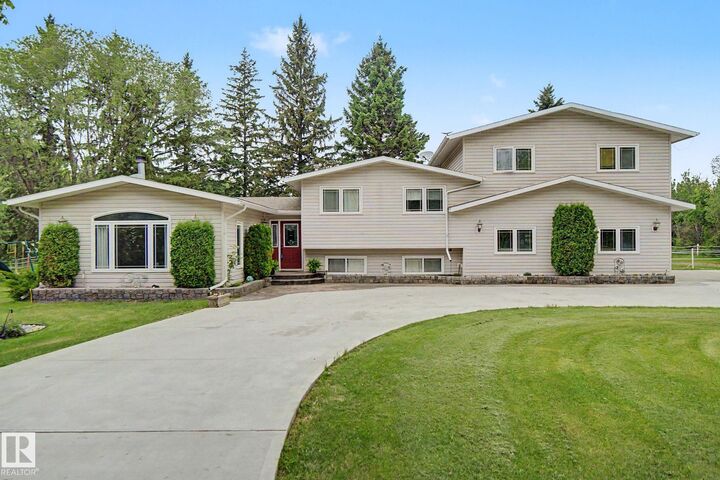 Property Photo:  50342 Rge Rd 244A 5130  AB T4X 0P4 