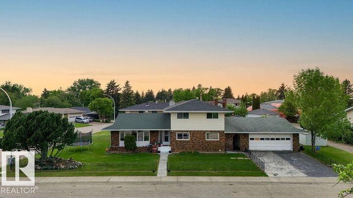 Property Photo:  712 Lee Ridge Road NW  AB T6K 0P2 