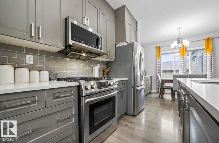 Property Photo:  2153 Maple Road NW  AB T6T 2L4 