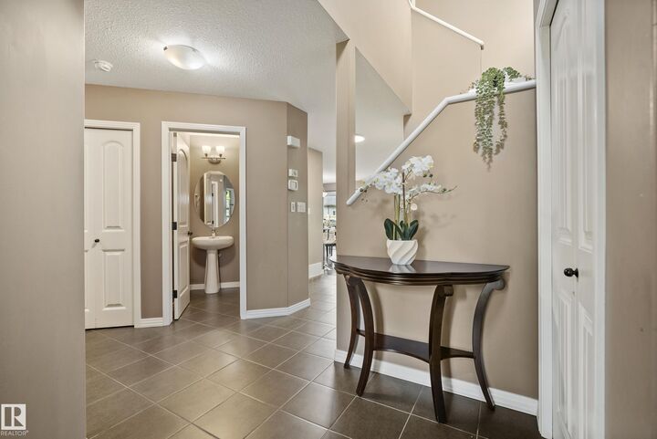 Property Photo:  6715 19 Avenue SW  AB T6X 0L9 