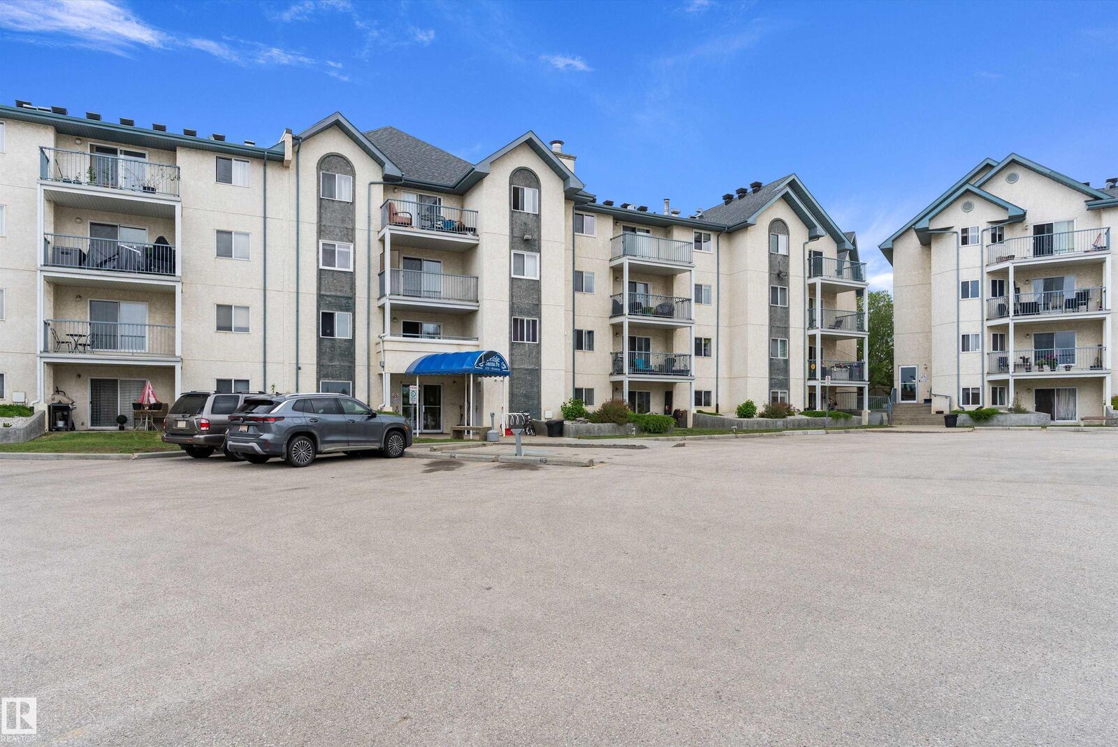 Photo de la propriété:  6720 158 Avenue NW 420  AB T5Z 3B1 