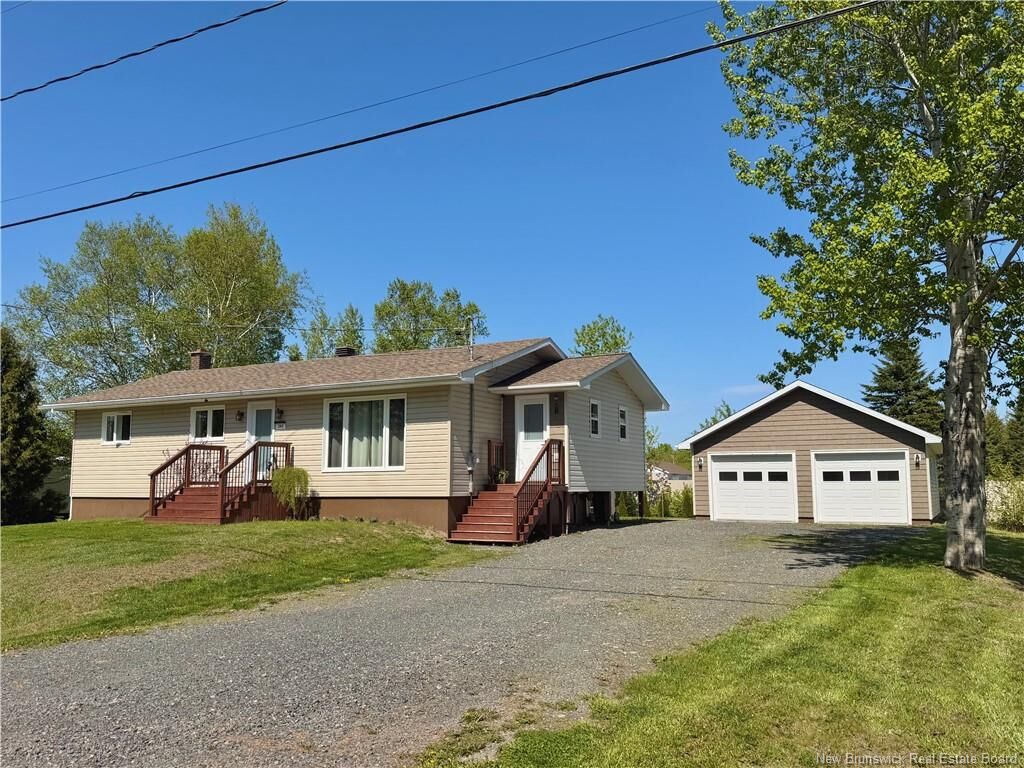 Property Photo: 393 Rue Des érables NB E8K 3M1