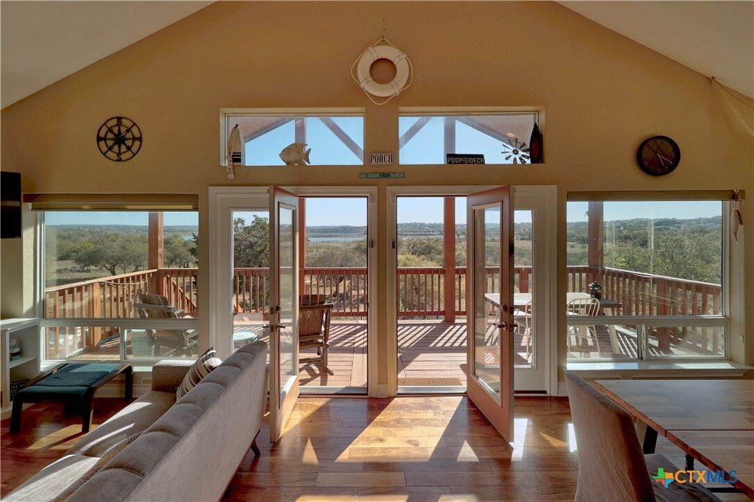 Property Photo: 1748 Lakeshore Drive TX 78133