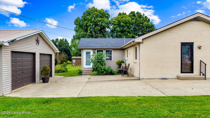 Property Photo:  714 Westland Dr  KY 40033 