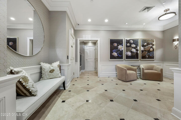 Property Photo:  2 E Elm Street 43  CT 06830 