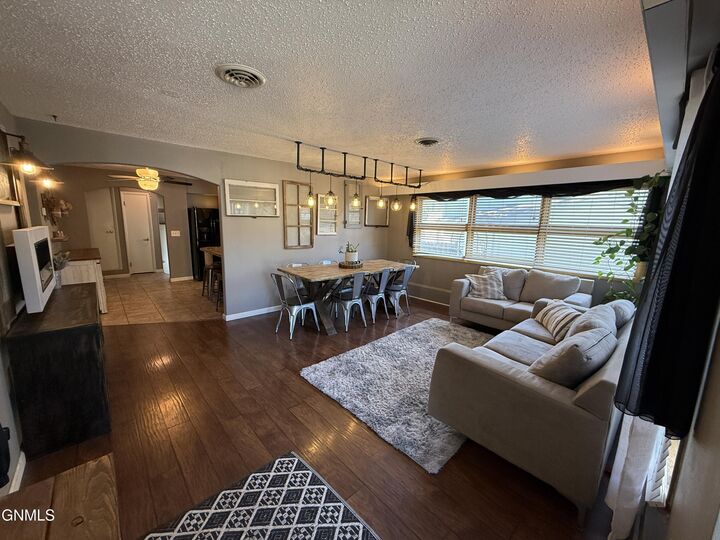 Property Photo:  312 E St S  ND 58631 