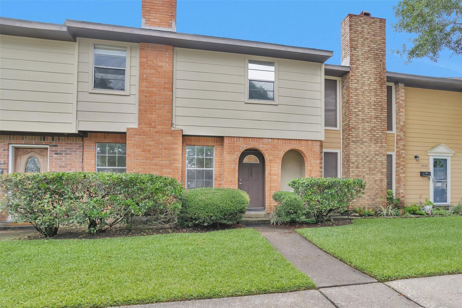 Property Photo:  1528 Silverpines Road 528  TX 77062 