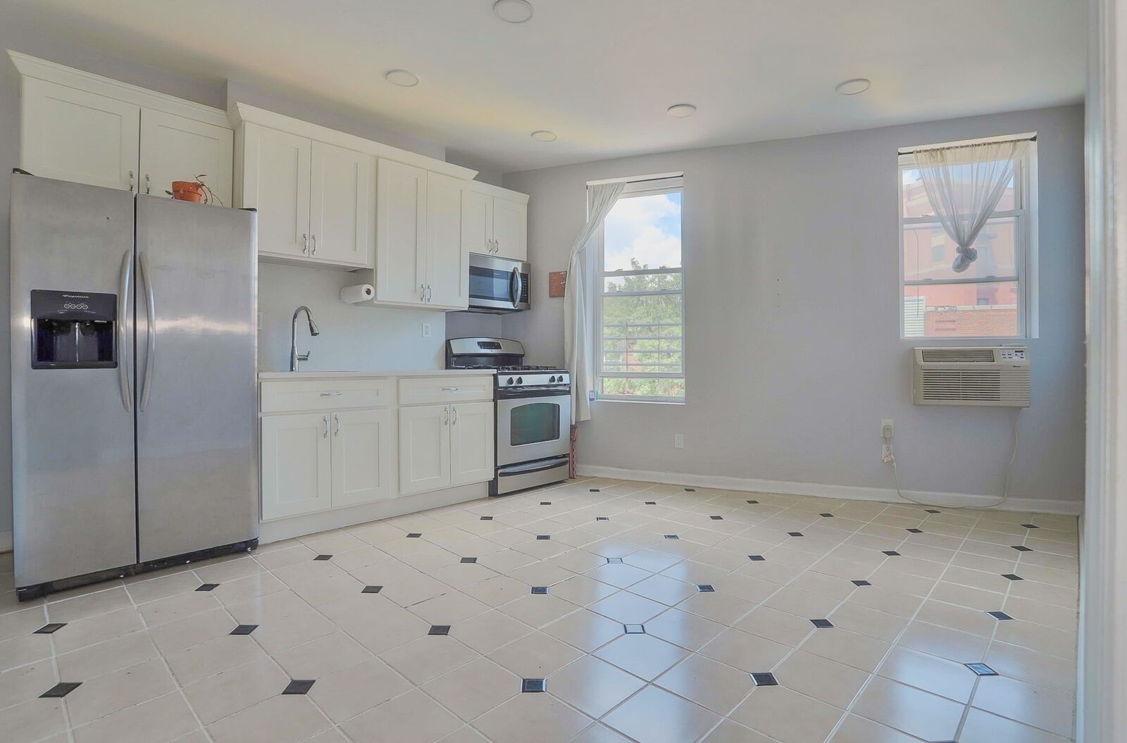 Property Photo: 730 Bergen Ave 4 NJ 07306
