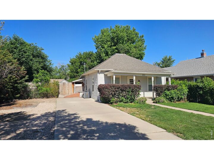 Property Photo:  211 Deuel St  CO 80701 