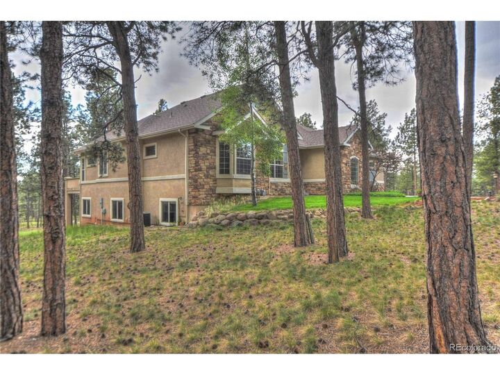 Property Photo:  
