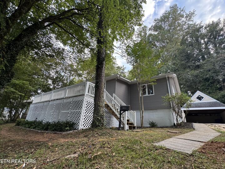 Property Photo:  102 Oxford Rd  TN 37830 