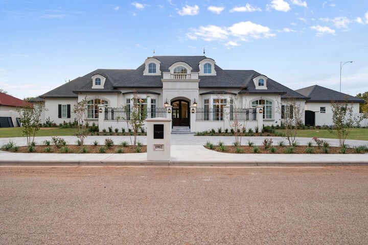 Property Photo:  1902 Aberdeen Avenue  TX 79407 