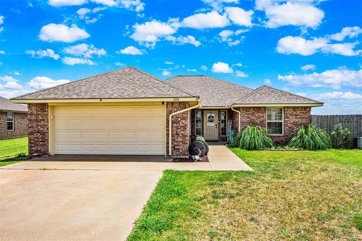 Property Photo: 110 Arapaho St OK 73543