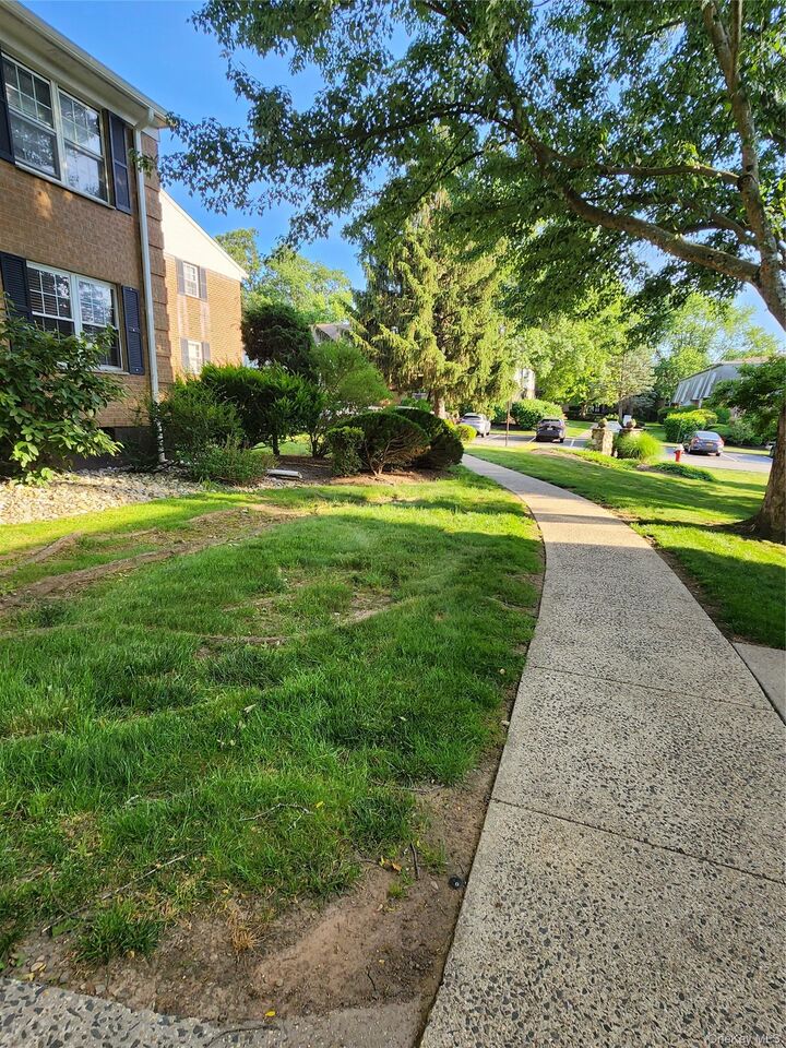 Property Photo: 10 Somerset Drive 26K NY 10901