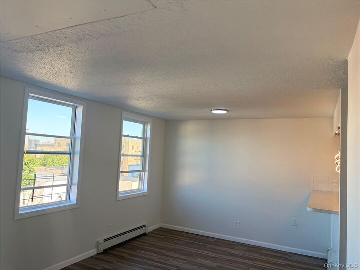 Property Photo:  1222 Vyse Avenue  NY 10459 