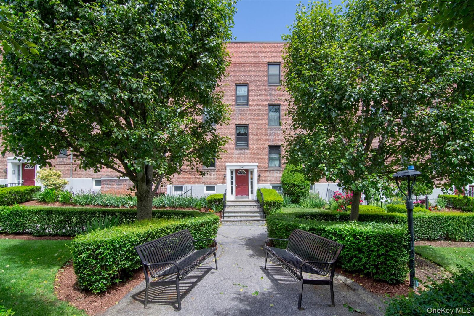 Property Photo:  14 S Broadway 11-1A  NY 10533 
