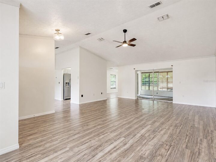 Property Photo: 265 Clearfield Avenue FL 34606