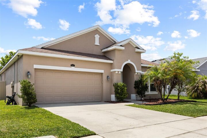 Property Photo:  3851 Pacente Loop  FL 33543 