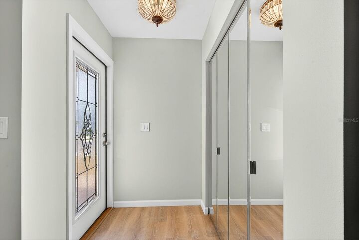 Property Photo:  1612 Bentwood Drive  FL 33573 