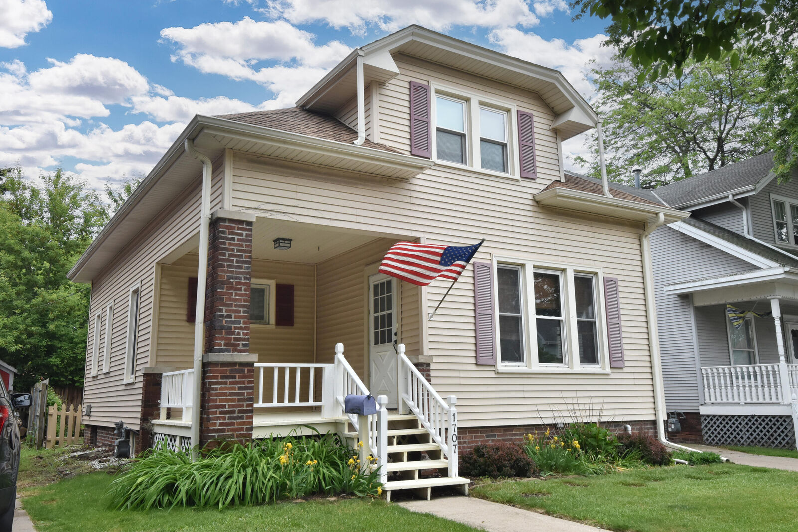 Property Photo: 1707 Carlisle Ave WI 53404