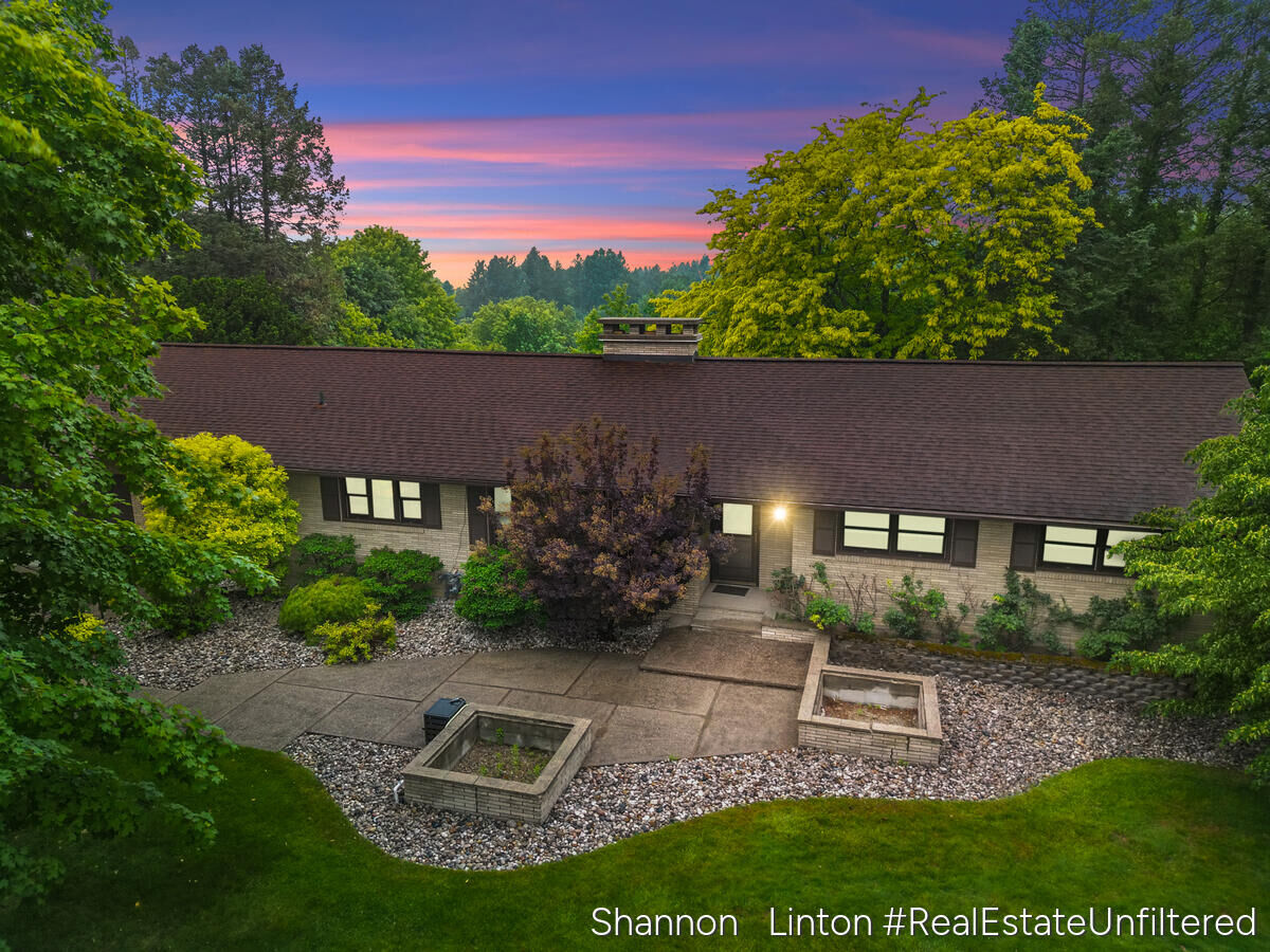 Property Photo:  346 Orchard View Drive  MI 49455 
