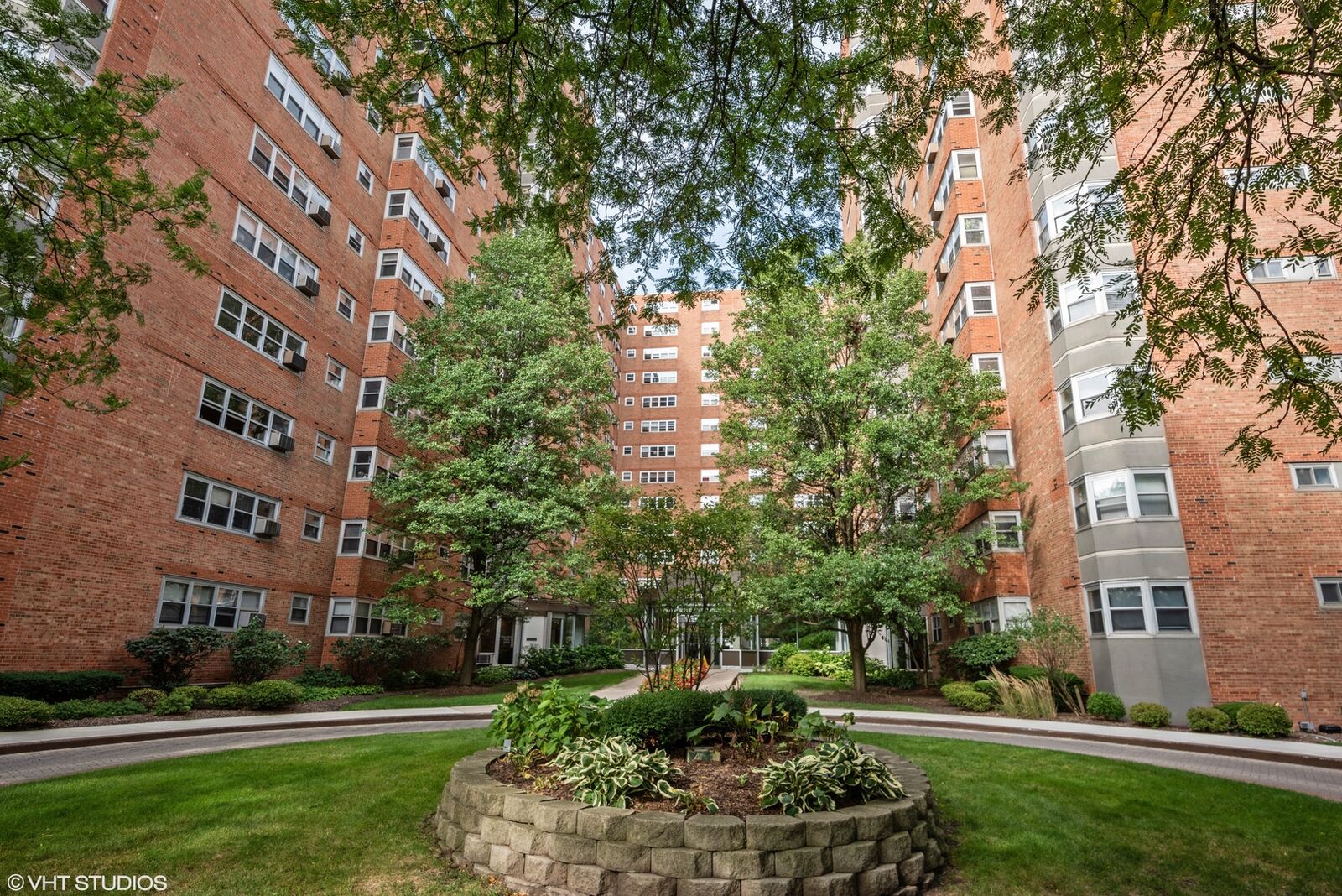 Property Photo: 4950 N Marine Drive 1405 IL 60640