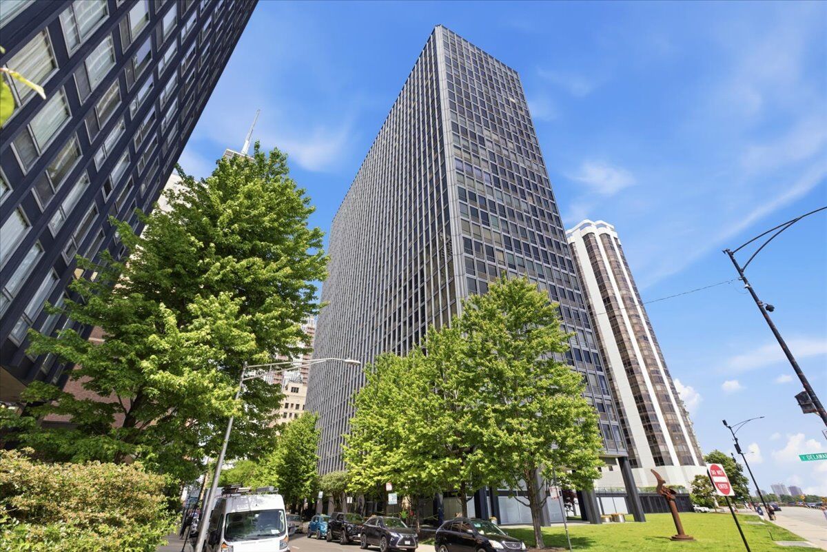 Property Photo:  900 N Lake Shore Drive 2505  IL 60611 