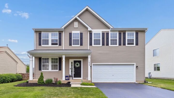 Property Photo:  955 Valley Stream Drive  IL 60140 