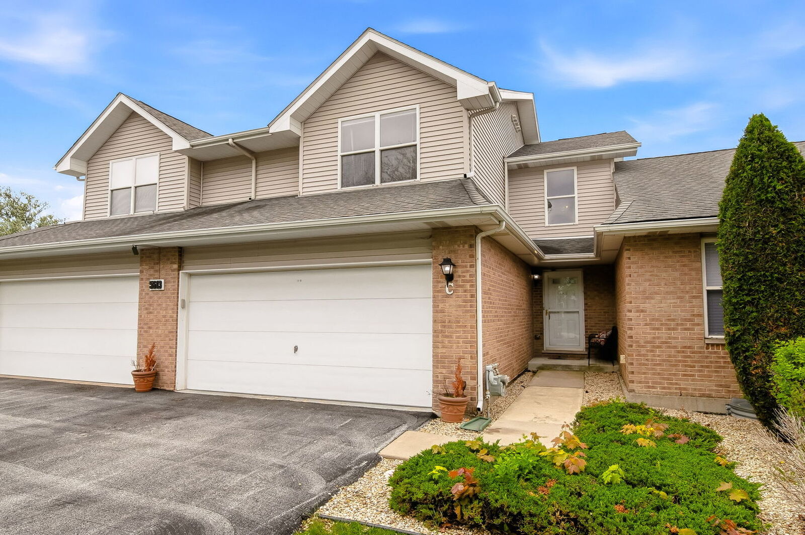 Property Photo: 5613 W Von Avenue C IL 60449