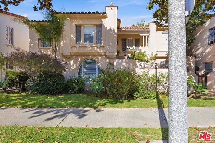 Property Photo:  1232 Smithwood Drive  CA 90035 