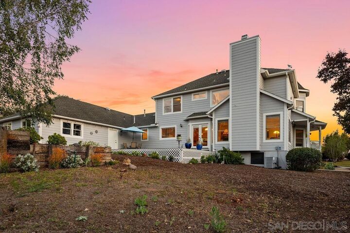 Property Photo:  