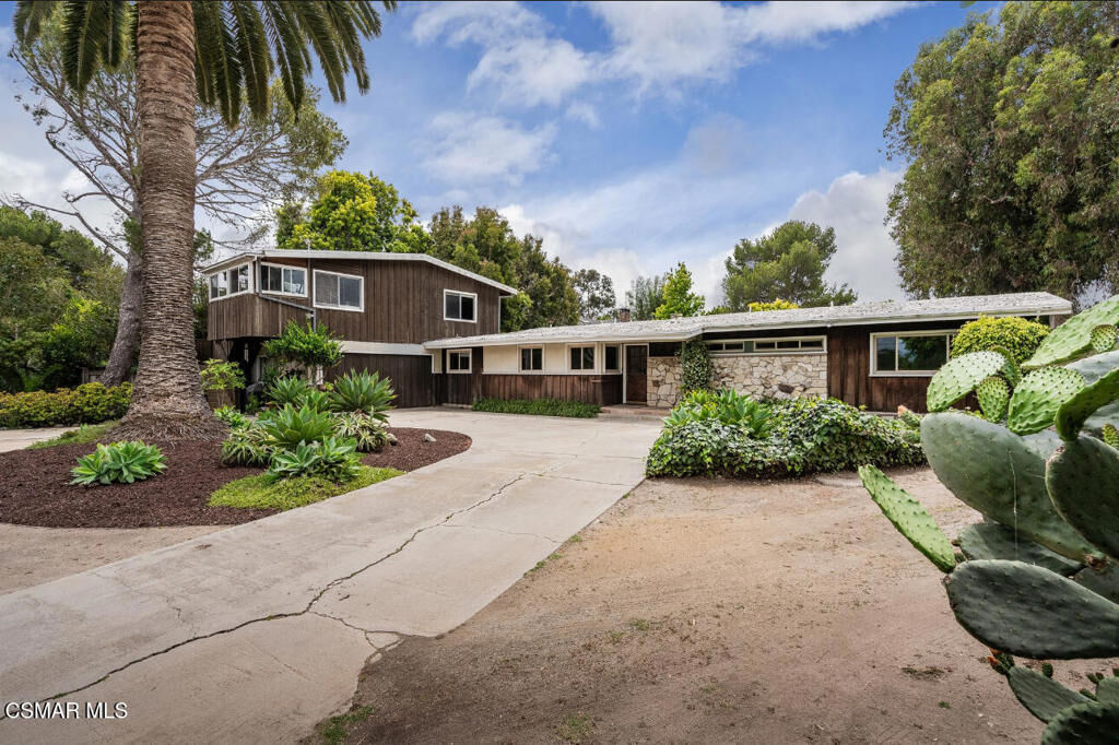 Property Photo:  6749 Zumirez Drive  CA 90265 