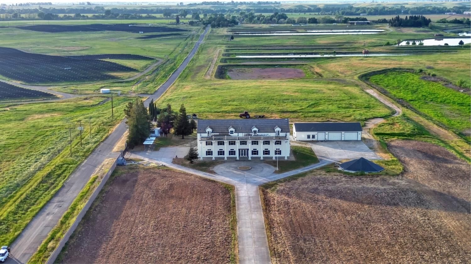 Property Photo: 7788 Dillard Road CA 95683