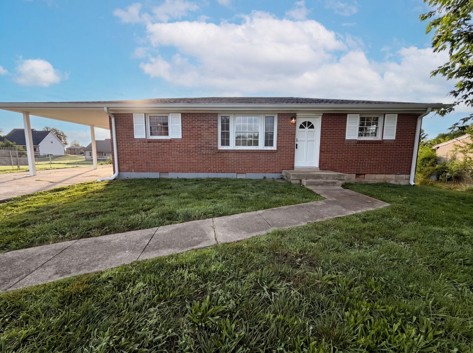 Property Photo: 112 Norris Dr TN 37042