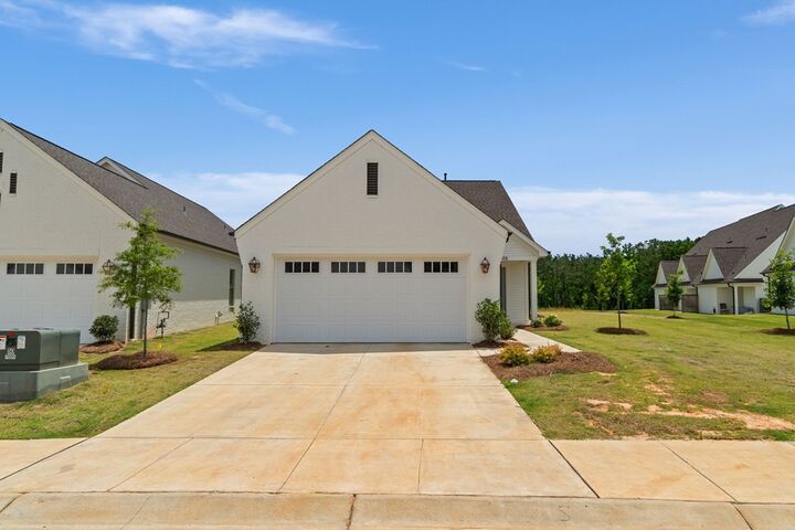 Property Photo: 458 South Grove Drive MS 38655