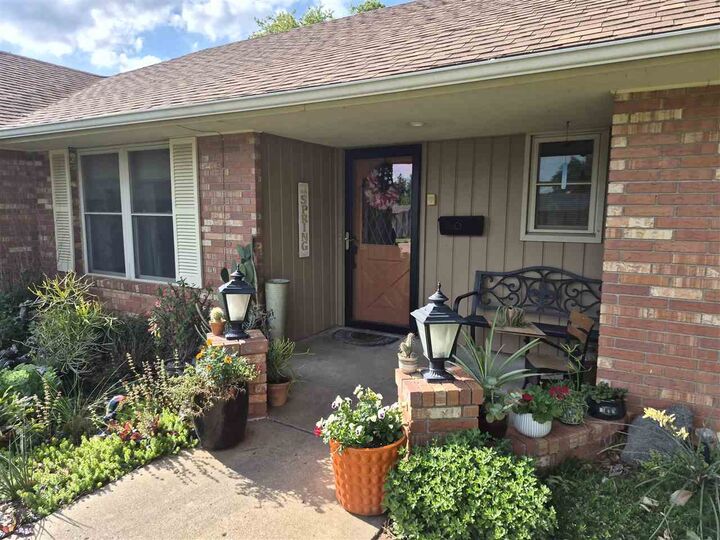 Property Photo: 2813 Canterbury Avenue OK 74604