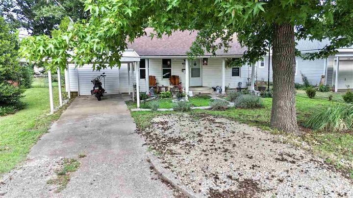 Property Photo:  312 S Cedar  OK 74647 