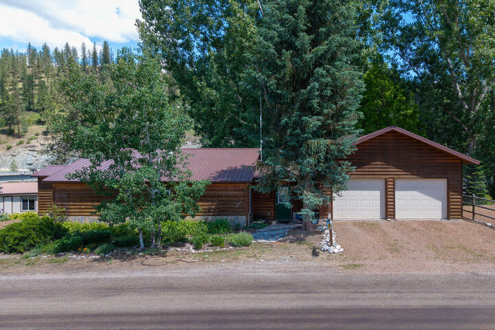 Property Photo: 3 Paradise Cove Rd WA 99141