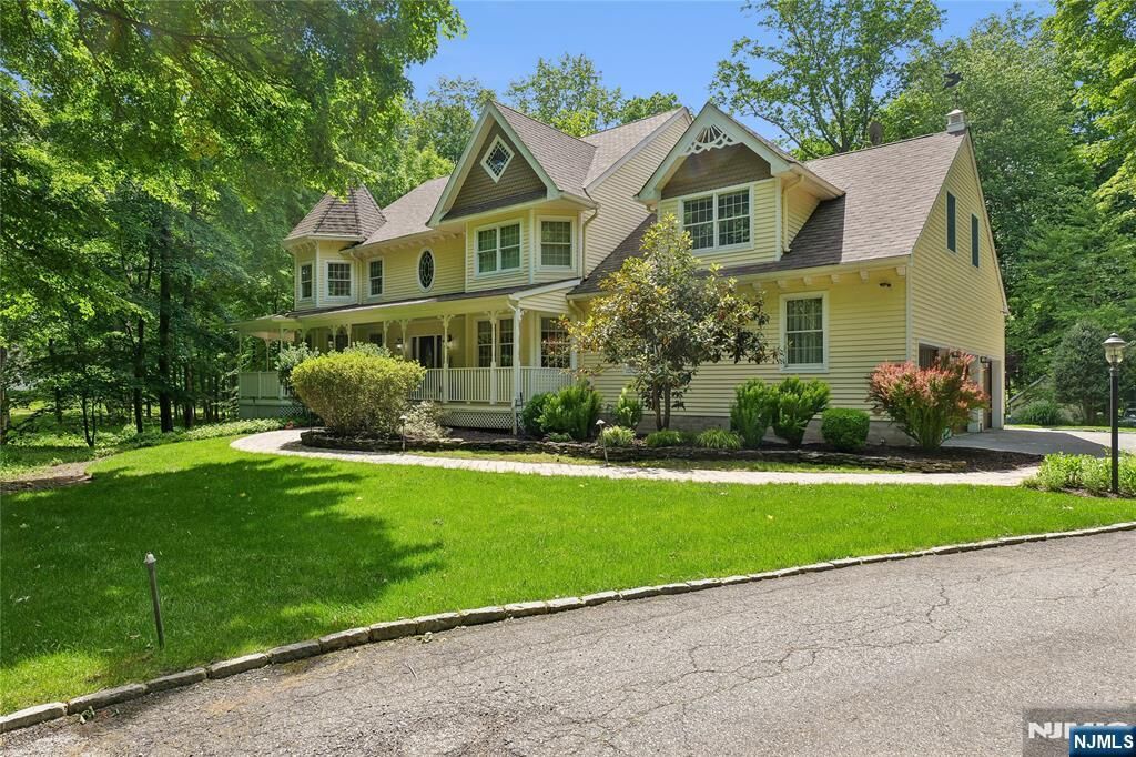 Property Photo:  519 E Saddle River Road  NJ 07458 