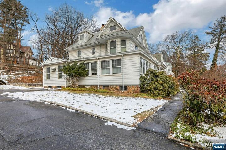 Property Photo:  16 Mountain Avenue  NJ 07042 
