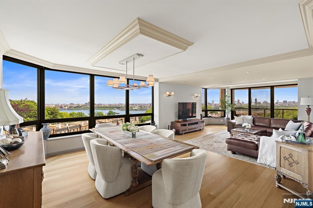 Property Photo:  900 Palisade Avenue 6G  NJ 07024 