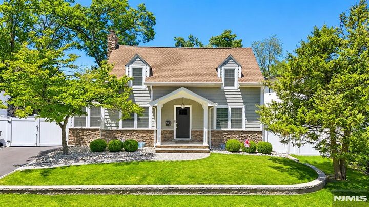Property Photo:  307 Farview Avenue  NJ 07652 