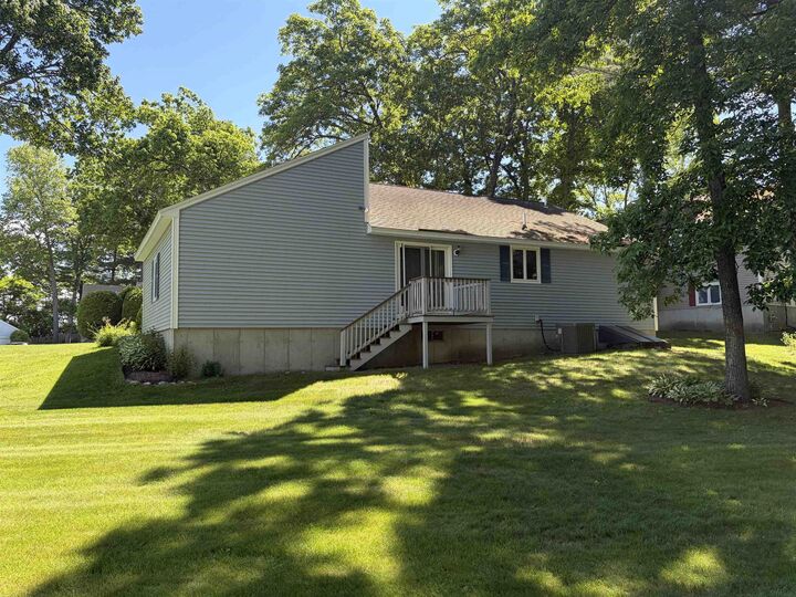 Property Photo:  10 Jamaica Lane  NH 03063 