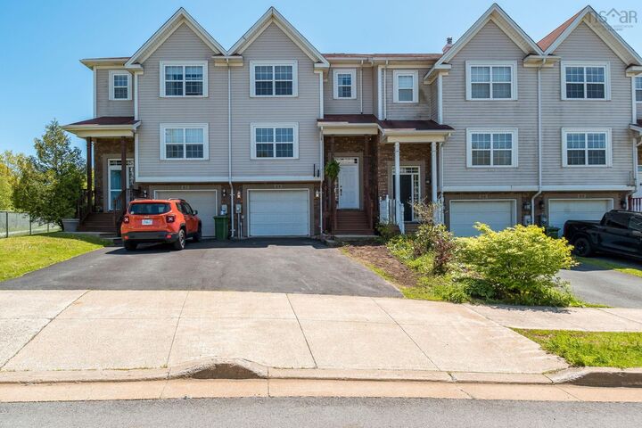 64 Whitehall Crescent — photo 1