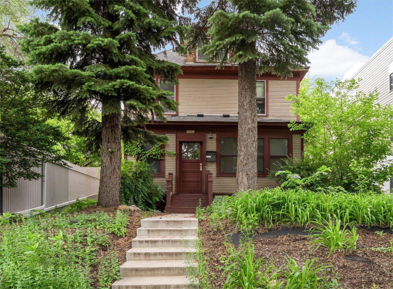 Property Photo: 2445 Lyndale Avenue S MN 55405
