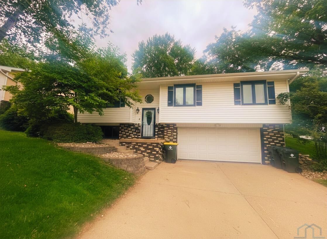 Property Photo:  3315 S Hennepin St  IA 51106 