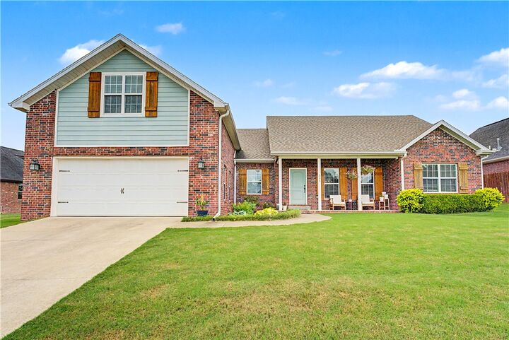 Property Photo:  515 Oak Run Lane  AR 72718 