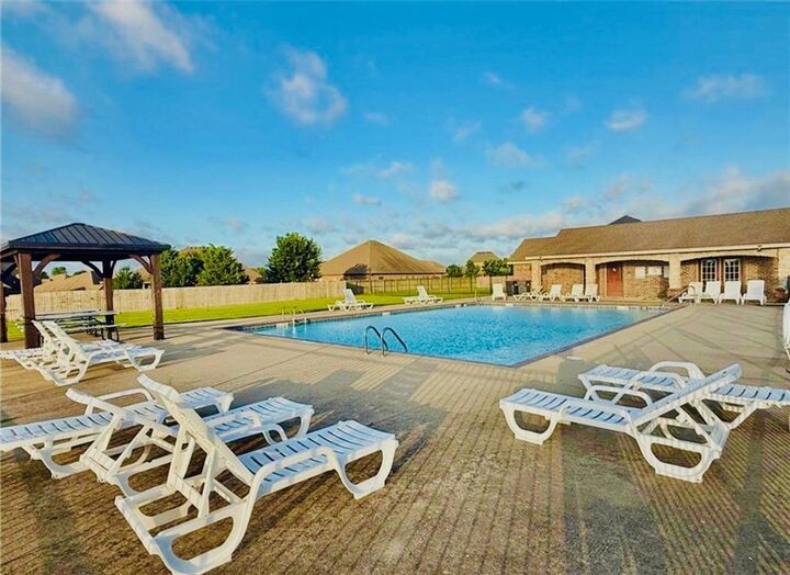 Property Photo: 515 Oak Run Lane AR 72718
