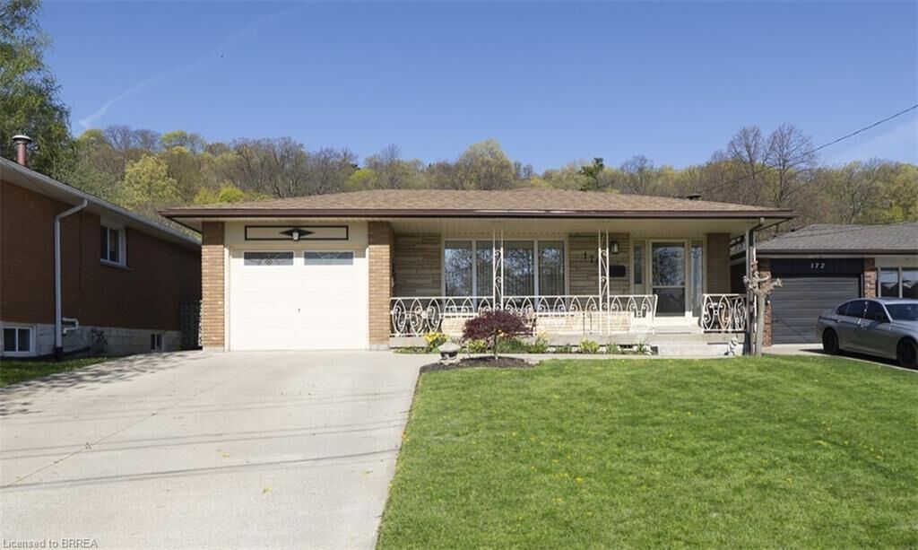 Property Photo:  176 Kimberly Drive  ON L8K 4L1 